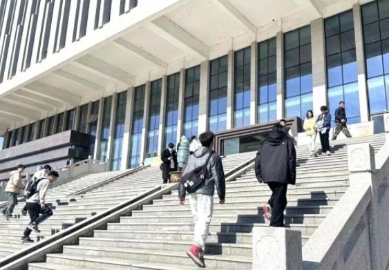 1706167893115827.jpg 【定格瞬間】愛上南京交院冬日“暖”4.jpg