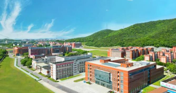 無(wú)錫太湖學(xué)院與南京航空航天大學(xué)無(wú)錫研究院 達(dá)成重點(diǎn)實(shí)驗(yàn)室共建協(xié)議2.jpg