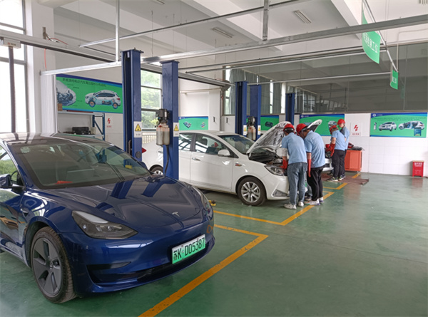 愛上江?！ぴ洪L說學(xué)院 _ 走進(jìn)智能裝備與交通技術(shù)學(xué)院3.jpg