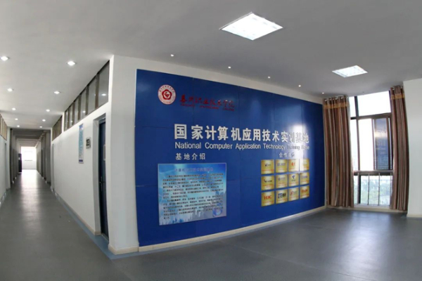 24招生季 ?專業(yè)巡禮 _ 人工智能與大數(shù)據(jù)學(xué)院：電子信息工程技術(shù)專業(yè)7.jpg