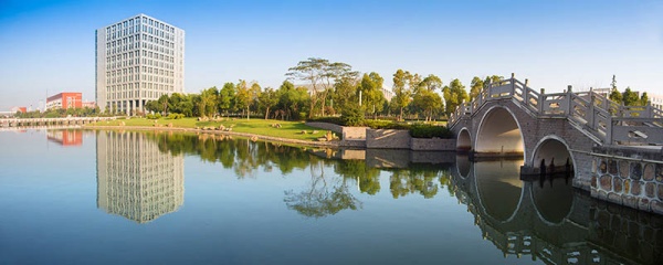 1722133645572748.jpg 江蘇航運職業(yè)技術(shù)學(xué)院1_副本.jpg