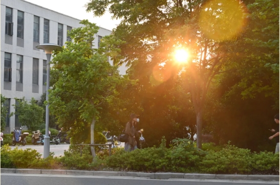 無(wú)錫學(xué)院 “光”是遇見(jiàn)，就很美好2.png