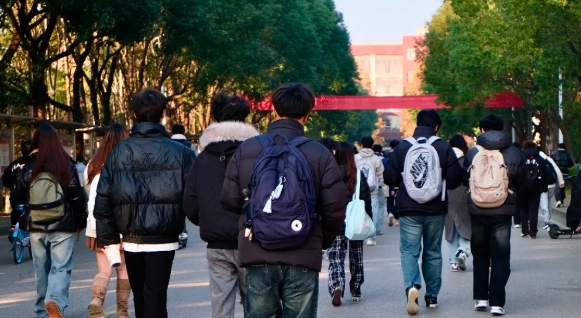 1767581033842760.png 在交院邂逅冬日里的暖15.png