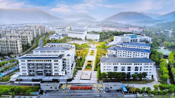 1772417857995702.jpg 江蘇衛(wèi)生健康職業(yè)學(xué)院11_副本.jpg