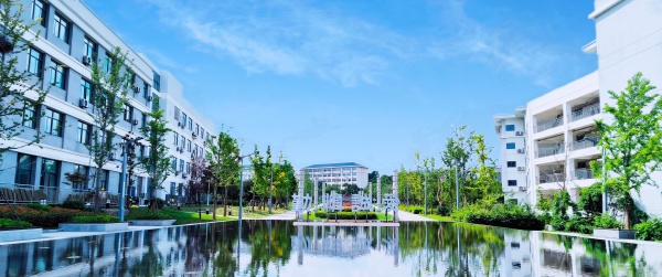 1772698368687680.jpg 江蘇衛(wèi)生健康職業(yè)學(xué)院3_副本.jpg